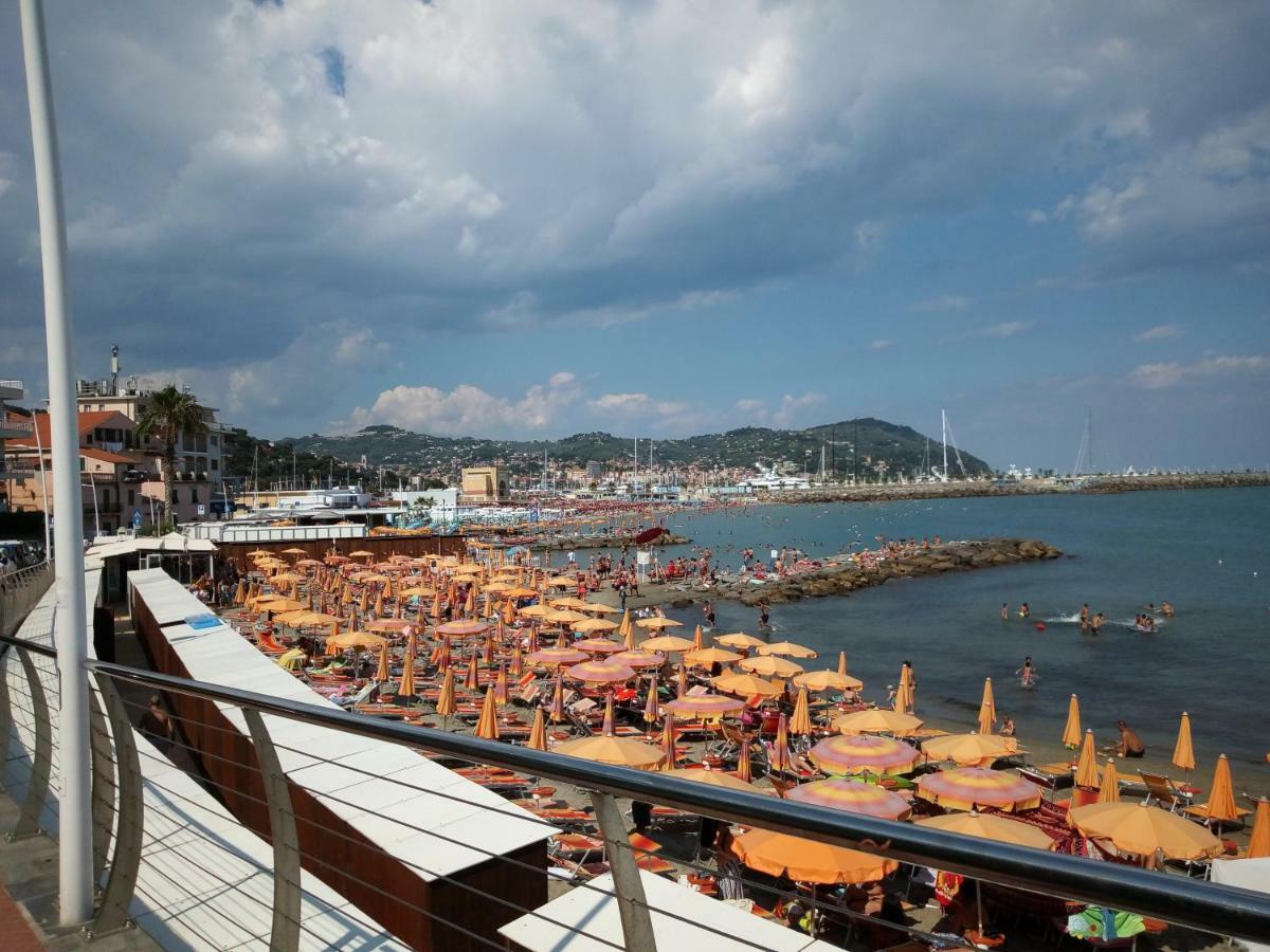 St George Villa Imperia Bagian luar foto