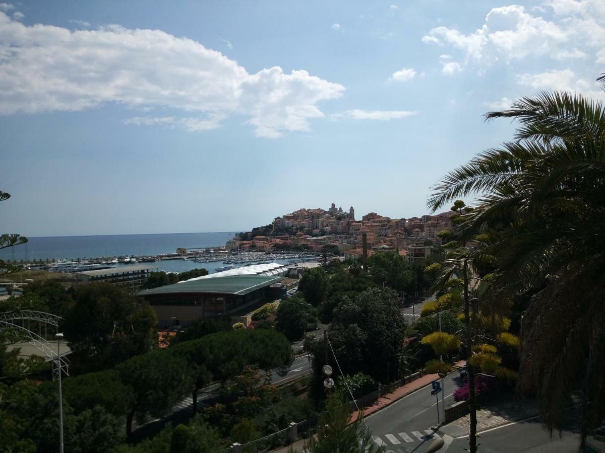 St George Villa Imperia Bagian luar foto