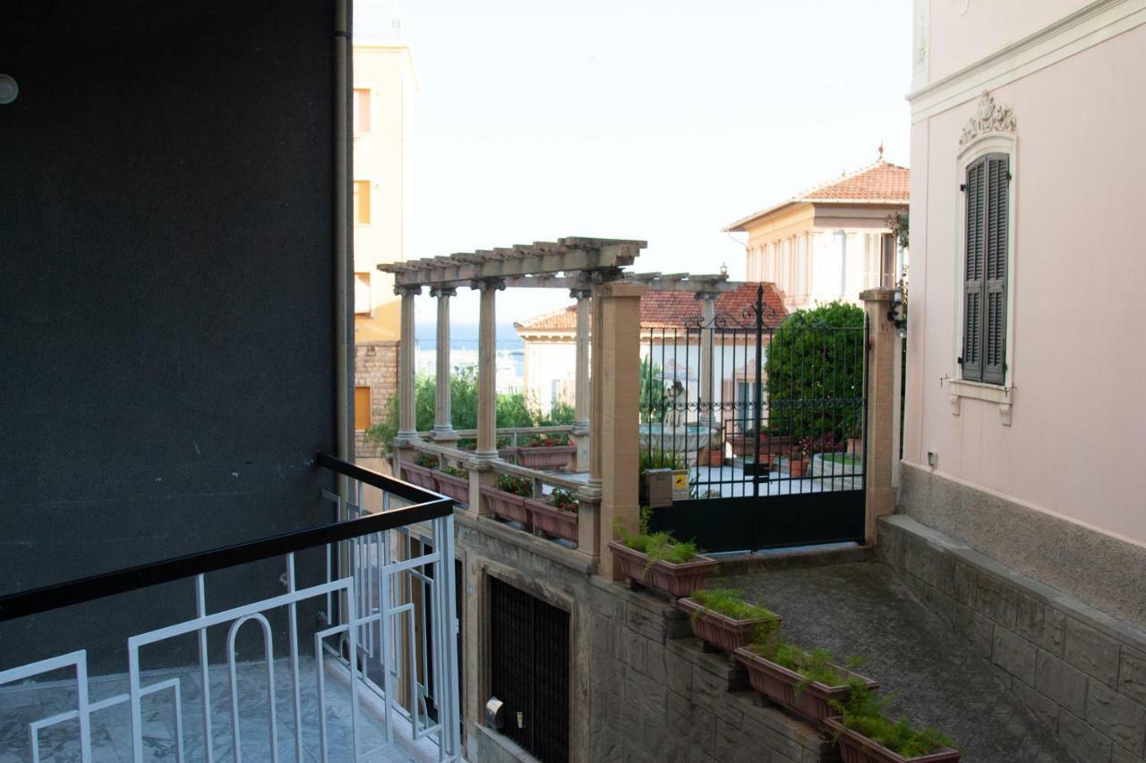 St George Villa Imperia Bagian luar foto
