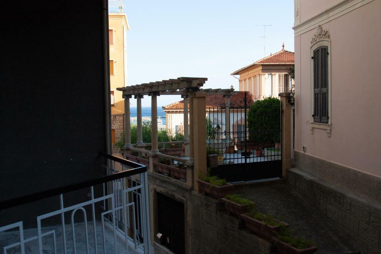 St George Villa Imperia Bagian luar foto